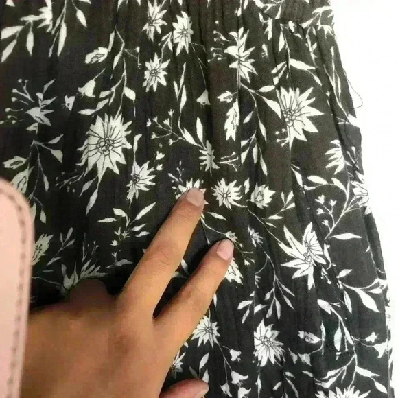 Rylee+ Cru Floral Gray and White Dress Size Small. - Picture 2 of 9